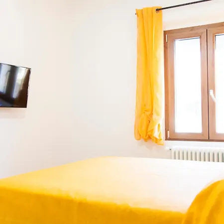 Yellow Guest house Pisa